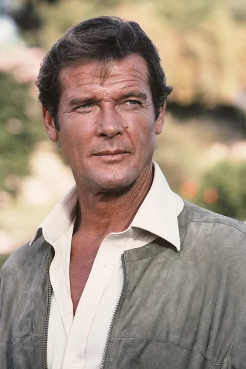 Bond in Greece